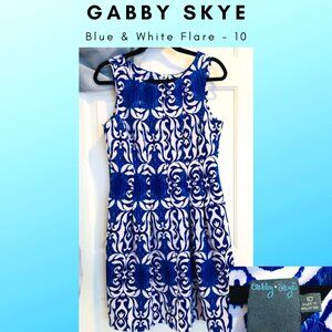 Gabby Skye - Blue/ White Sleeveless Dress with Pockets - 10